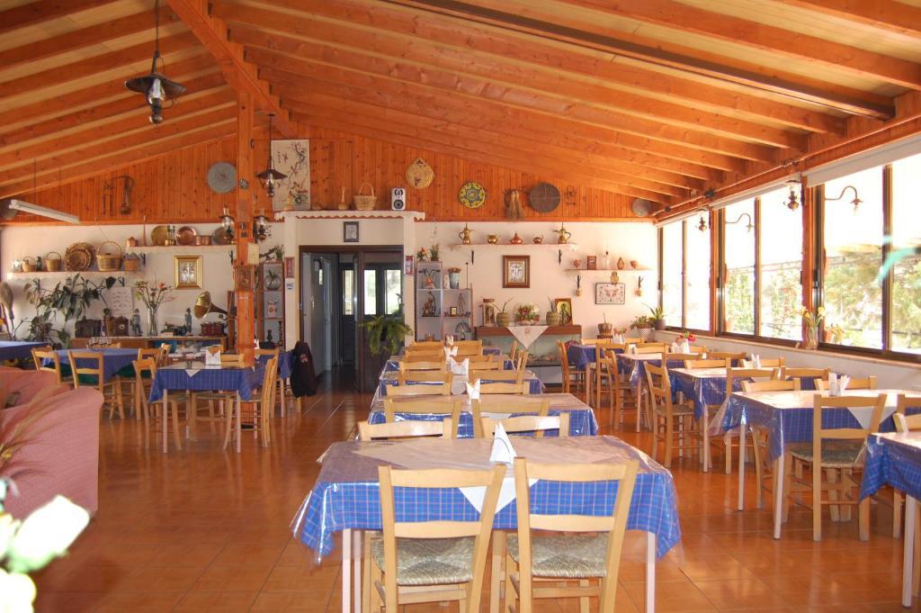 Hôtel Nightingale à Plátres Extérieur photo